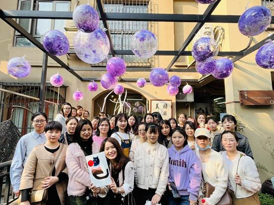 巧手創造 綻放芳華—湖南發展養老組織女員工開展婦女節慶?；顒? title=