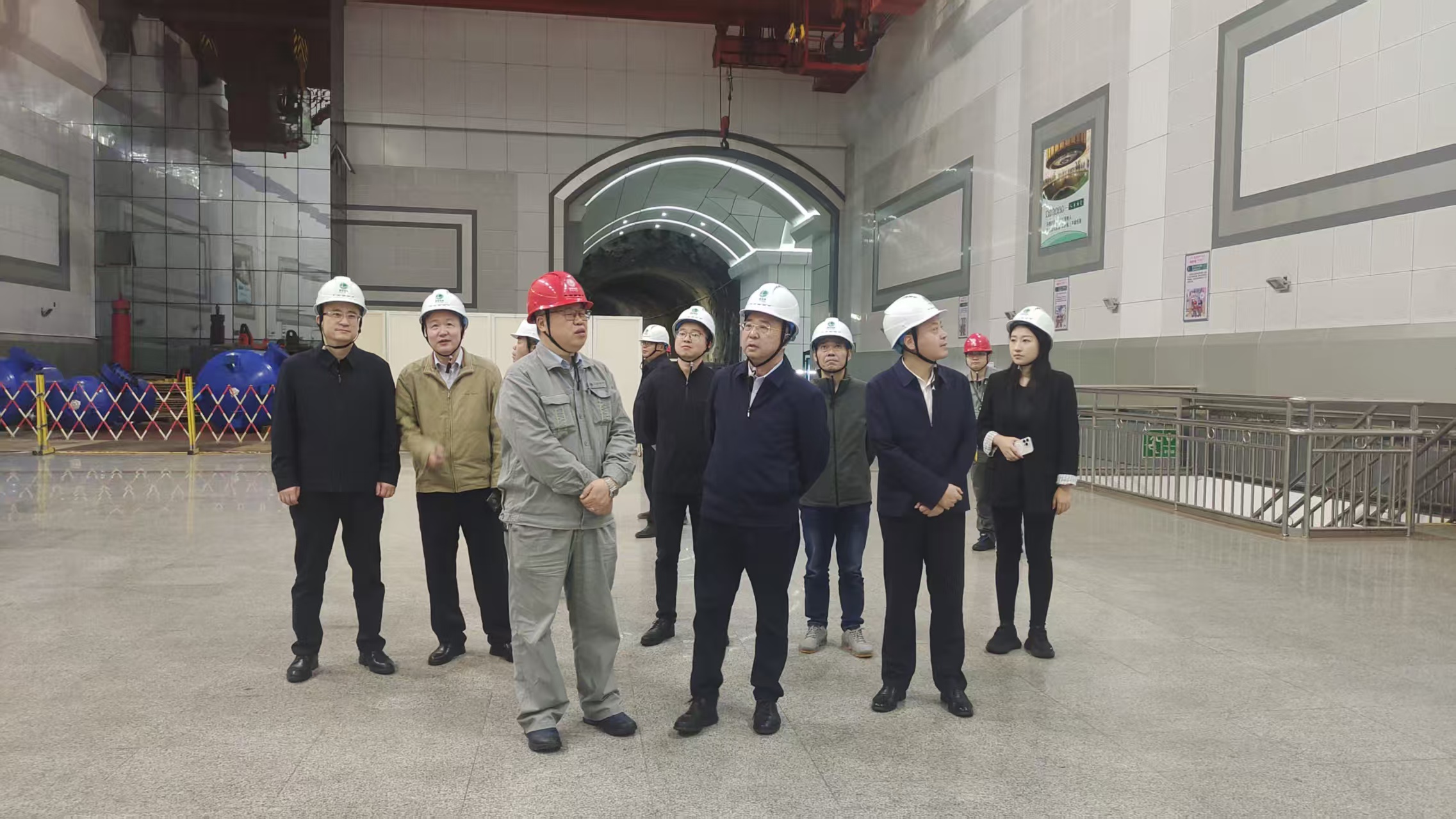 湖南發(fā)展赴鳳灘水力發(fā)電廠學習交流